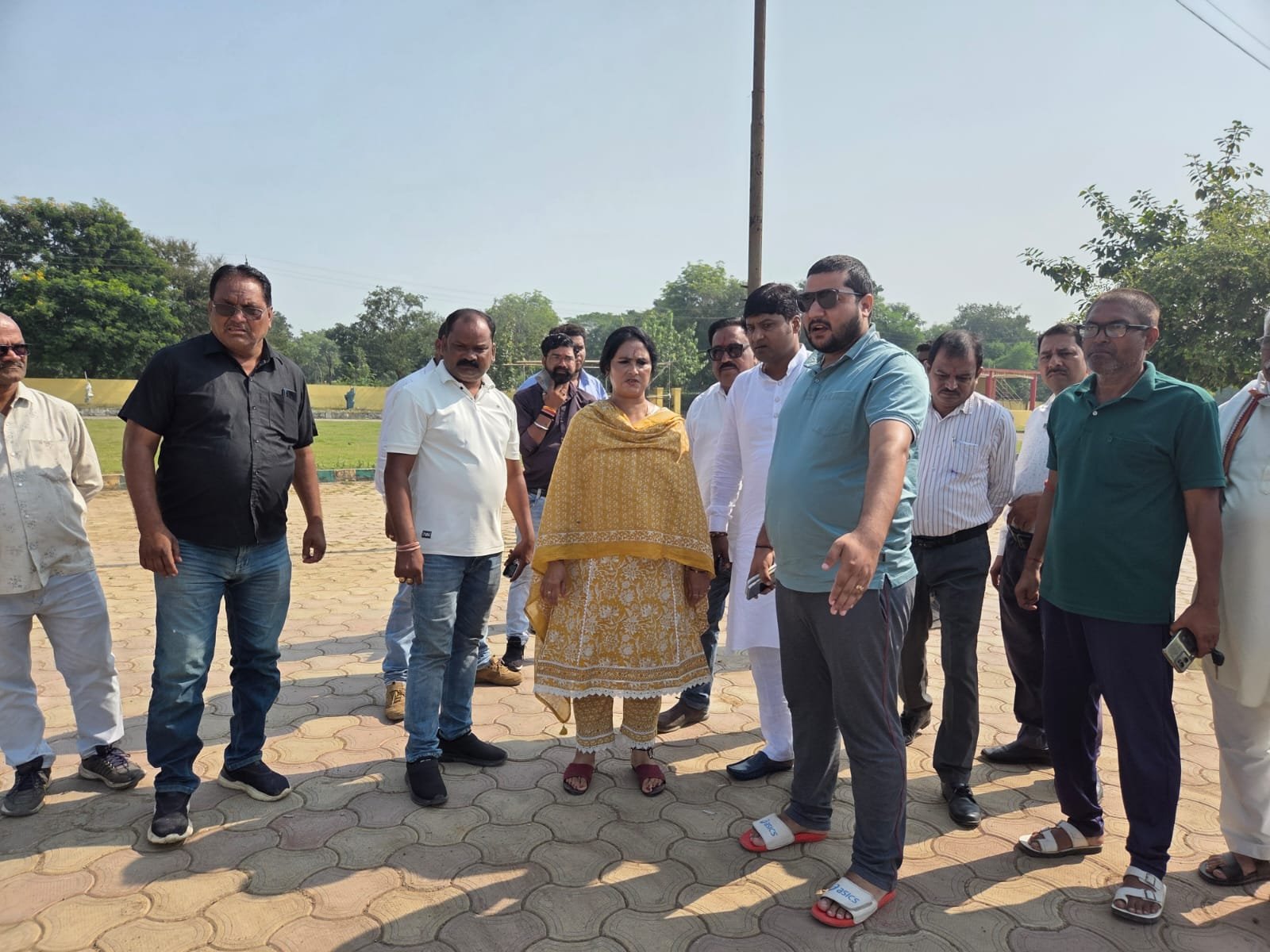 बिलासपुर छठ घाट की तैयारी में जुटा नगर निगम — निरीक्षण पर पहुंचीं मेयर पूजा विधानी, समय सीमा में कार्य पूर्ण करने के निर्देश