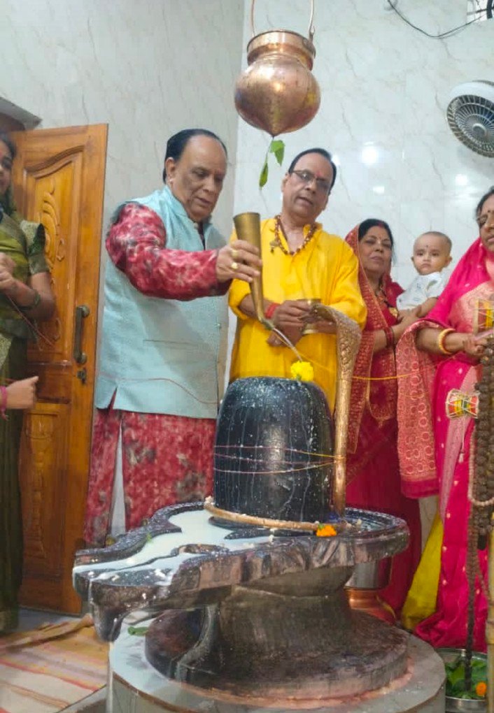 बिलासपुर: श्रावण के तीसरे सोमवार पर ओंकारेश्वर महादेव मंदिर में गूंजा हर-हर महादेव, भव्य रुद्राभिषेक में उमड़ी शिवभक्ति