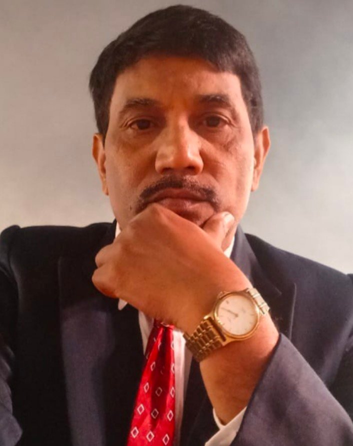 दोहा में गूंजा बिलासपुर का साहित्यिक गौरव, भूपेंद्र श्रीवास्तव को मिला ‘हिन्दी काव्य गौरव सम्मान’