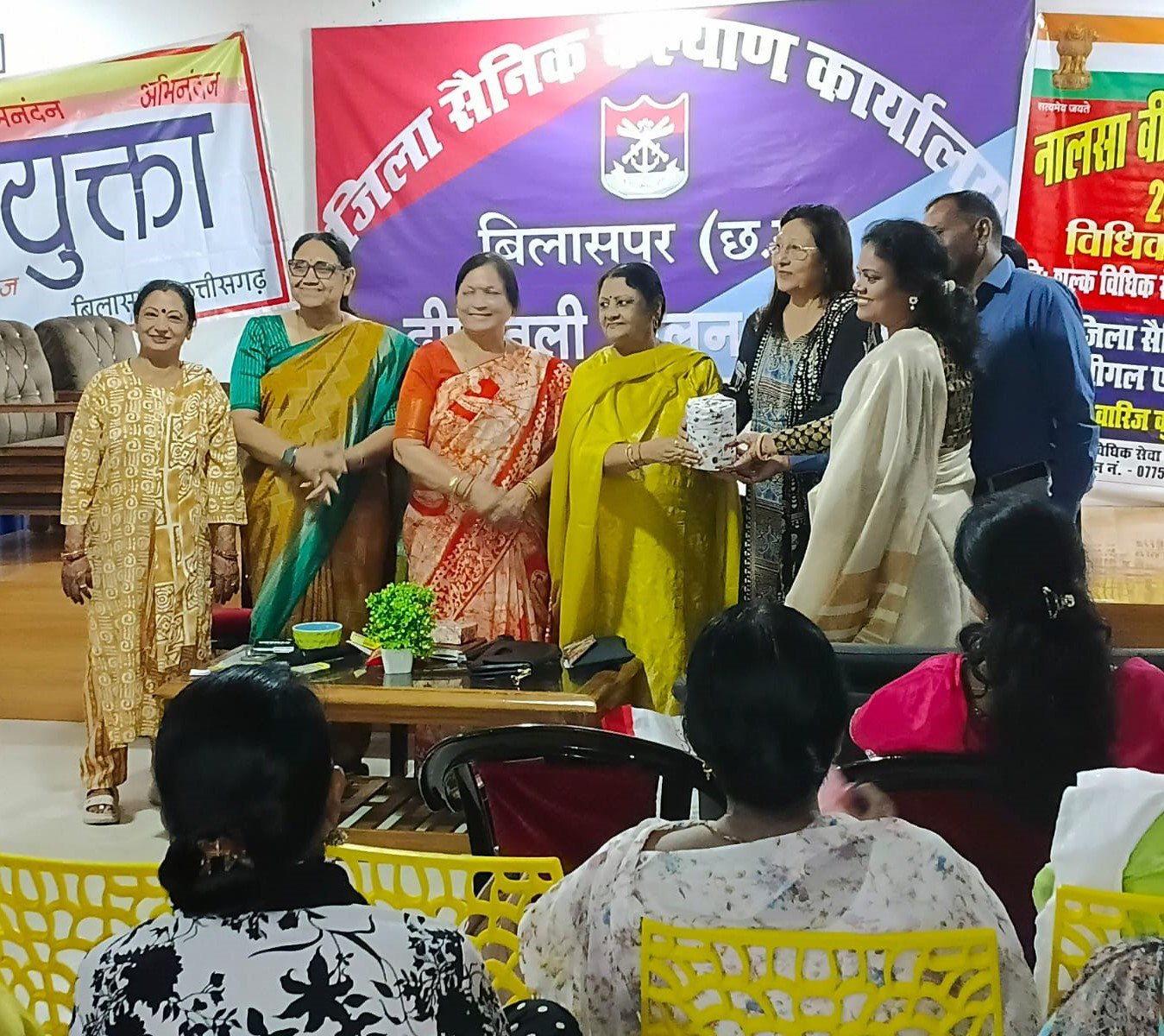 सैनिकों के त्याग और सम्मान की जगमगाई दीपमाला: बिलासपुर में पूर्व सैनिकों और वीर नारियों का भव्य दिवाली मिलन समारोह संपन्न